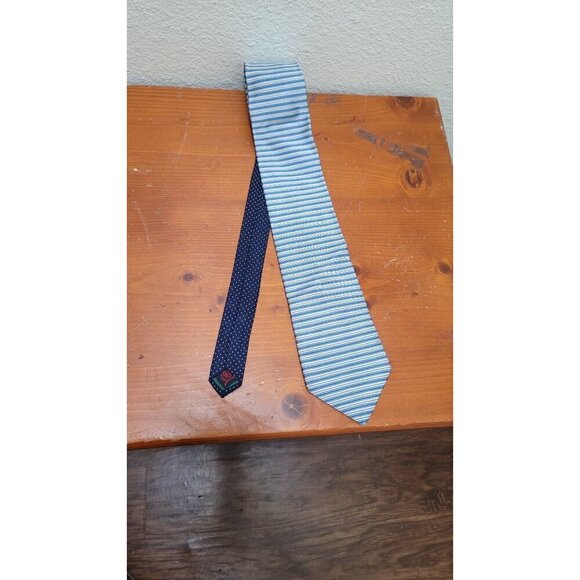 Tommy Hilfiger Mens Striped Silk Necktie 3.75" Blue/White With Polka Dot Accent - Picture 2 of 6